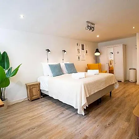 Guest house Nassau Canal - In The Heart Of The
