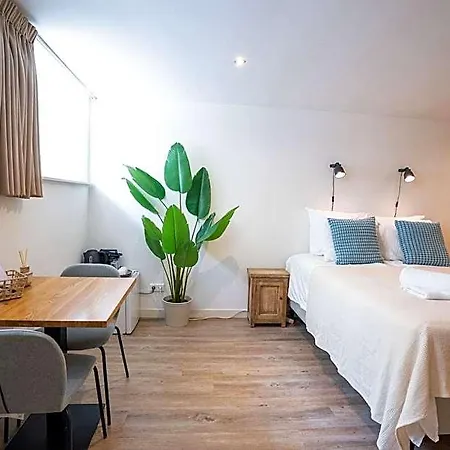Nassau Canal - In The Heart Of The Guest house 3*