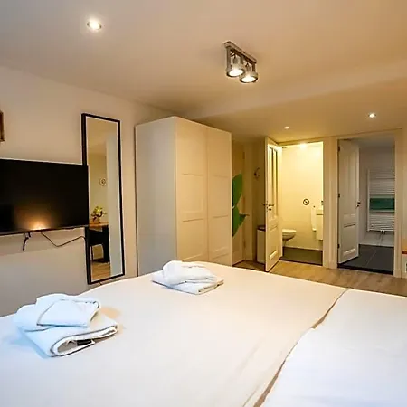 Nassau Canal - In The Heart Of The 3*