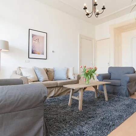 Nassau Canal - In The Heart Of The 招待所