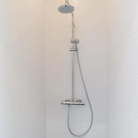 Nassau Canal - In The Heart Of The 招待所