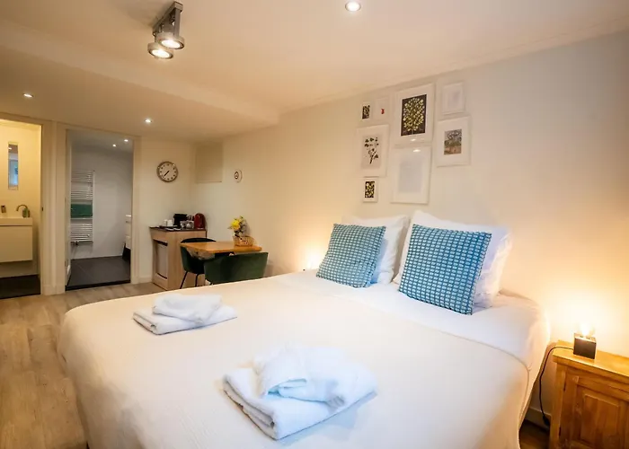 招待所 Nassau Canal - In The Heart Of The