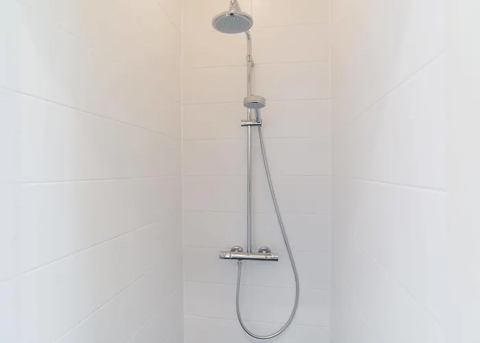 Nassau Canal - In The Heart Of The 招待所