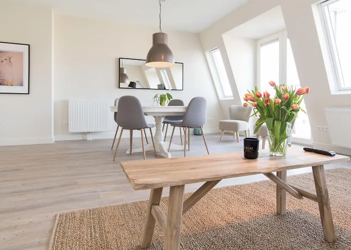 Nassau Canal - In The Heart Of The 招待所 3*